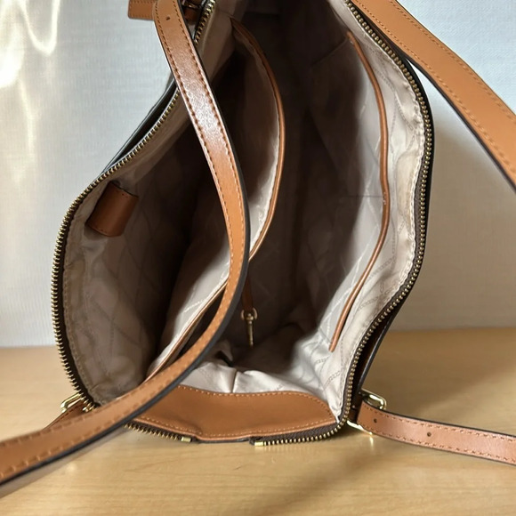 MICHAEL KORS Authentic Dark Brown Brown Leather Shoulder Bag - Picture 5 of 5